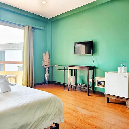 Elegant Lanna Guesthouse Чиангмай Екстериор снимка
