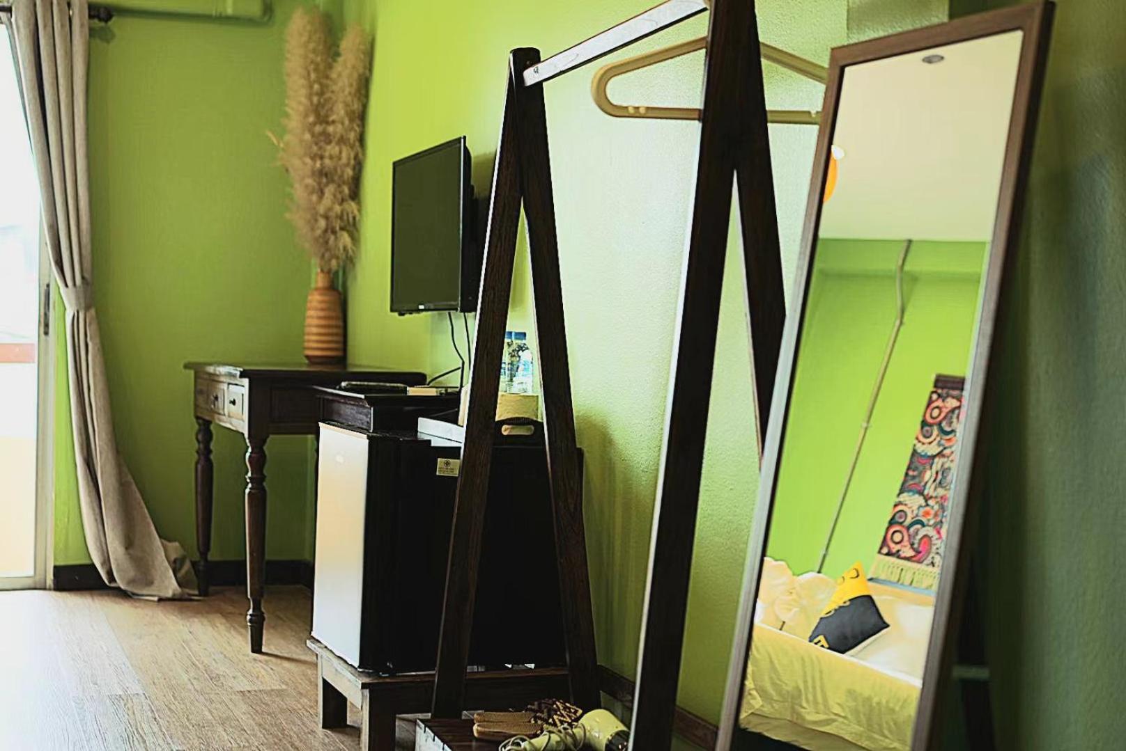 Elegant Lanna Guesthouse Чиангмай Екстериор снимка