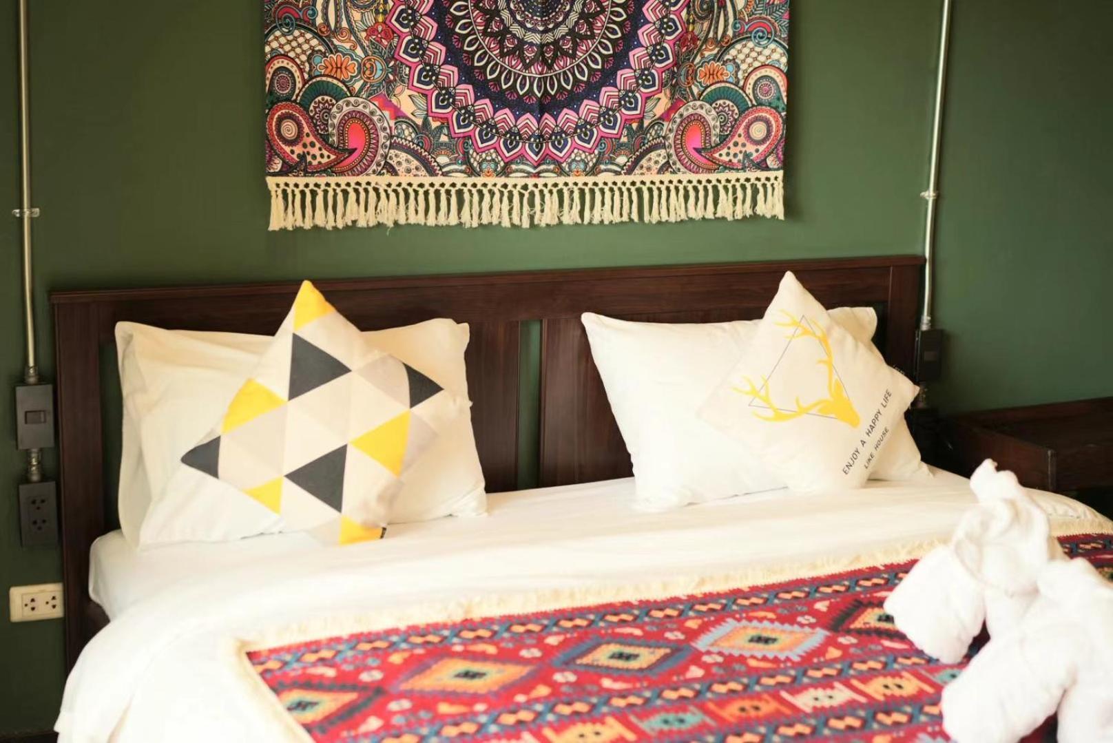Elegant Lanna Guesthouse Чиангмай Екстериор снимка
